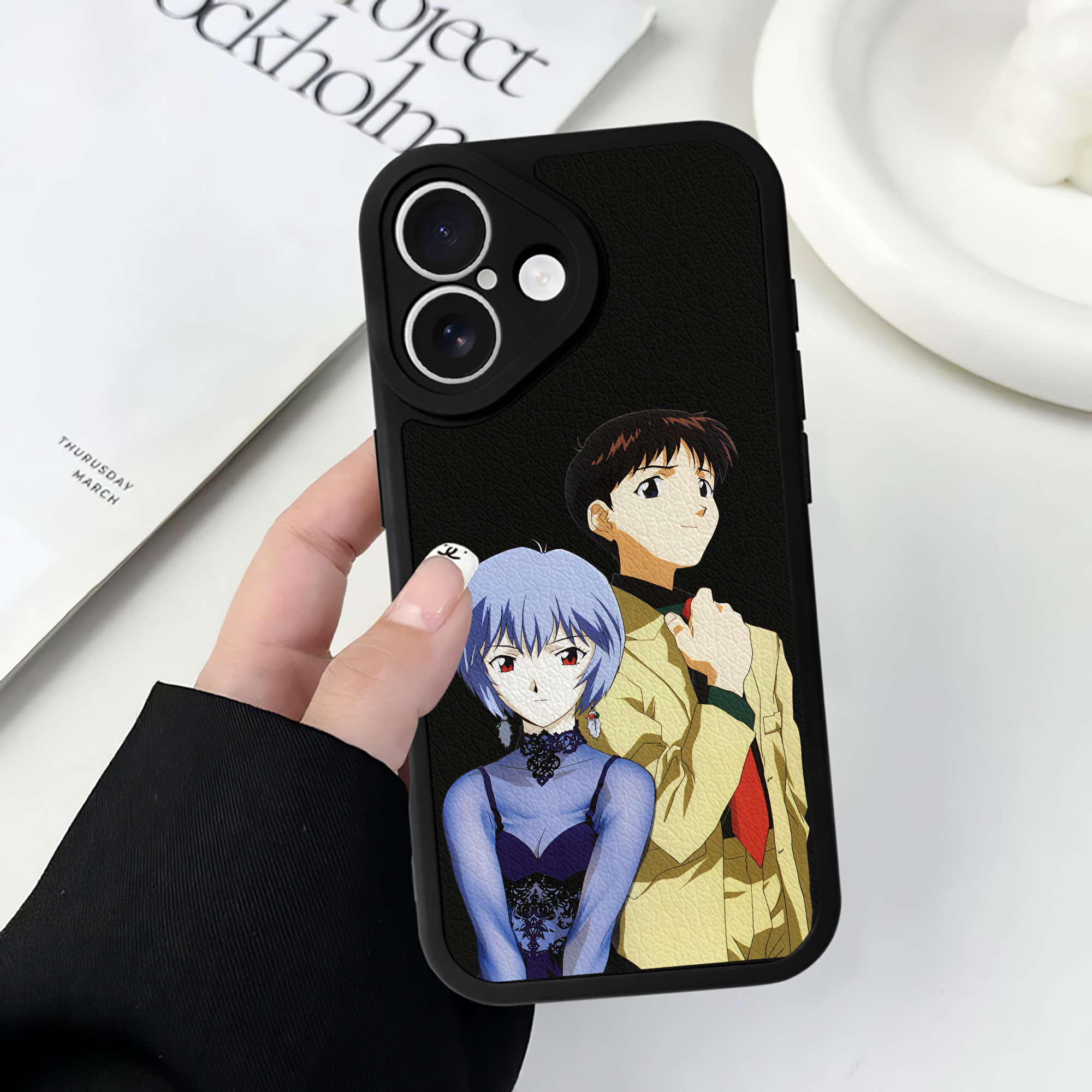 （画像用） EVA 新世紀エヴァンゲリオン 【iPhone 16シリーズ対応】シリコンスマホケース（レザー調） 材質：シリコン